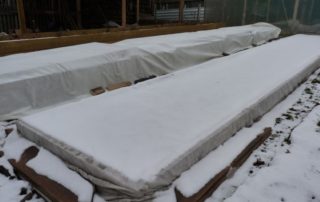 укрытие высокой грядки